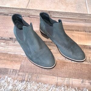 Shellys London Gray Suede Leather Block Heel Pull On Pointed Toe Booties Size 9